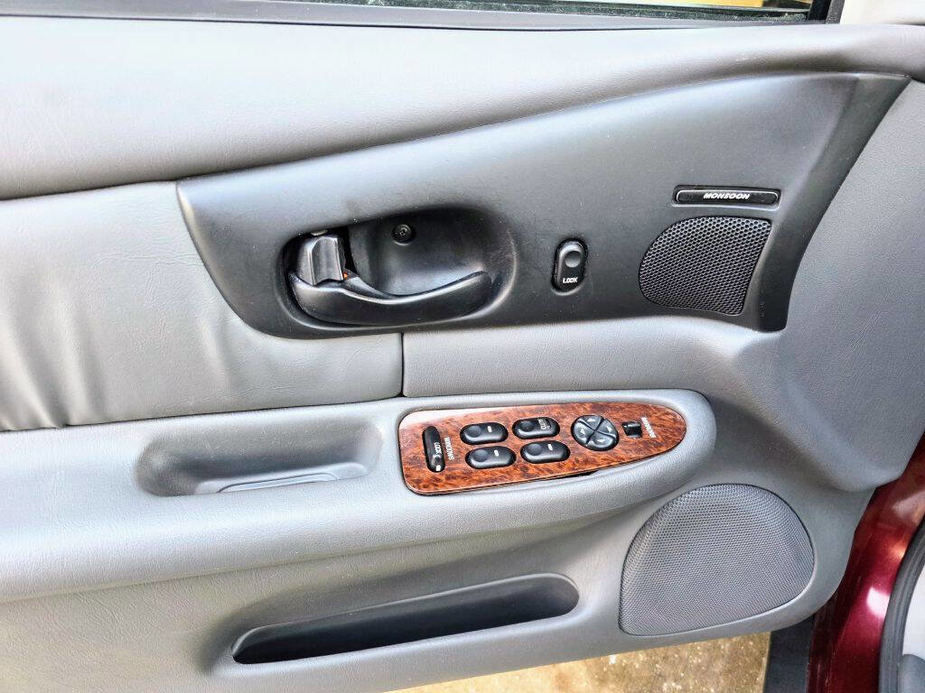 Used 2002 Buick Regal GS image 11