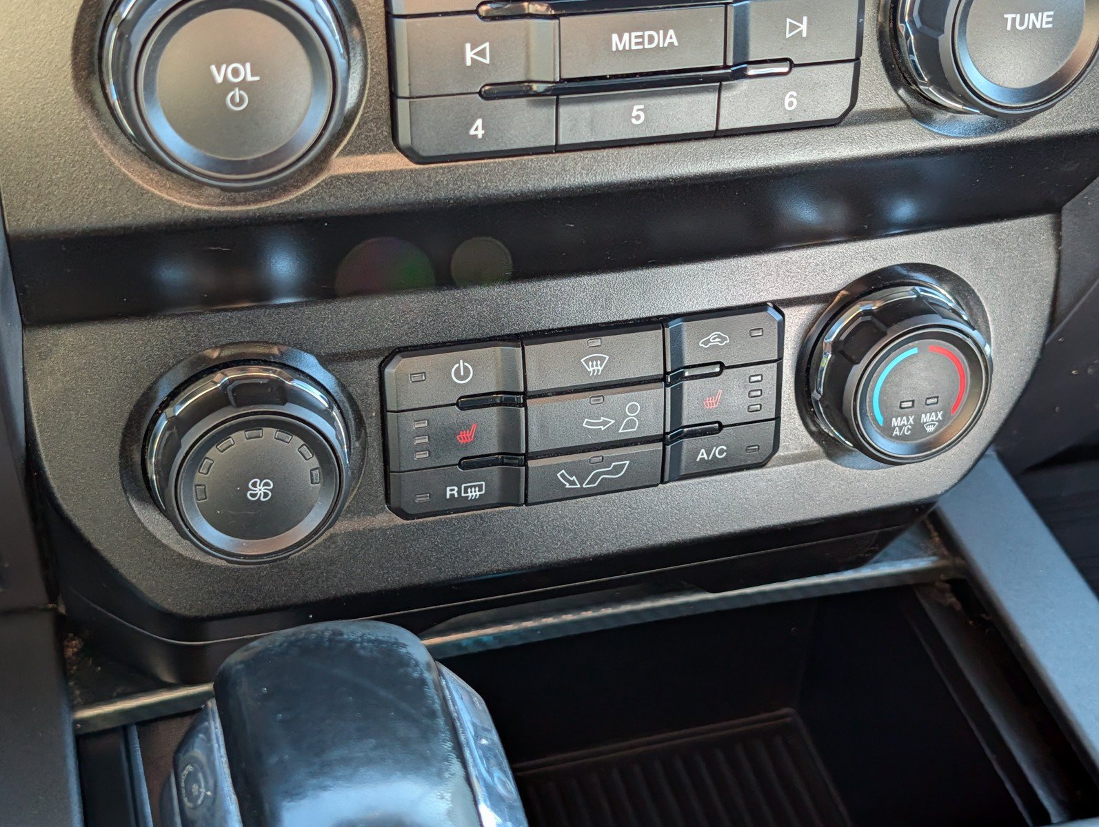 Used 2020 Ford F150 XLT w/ Equipment Group 302A Luxury AWD/4WD image 22