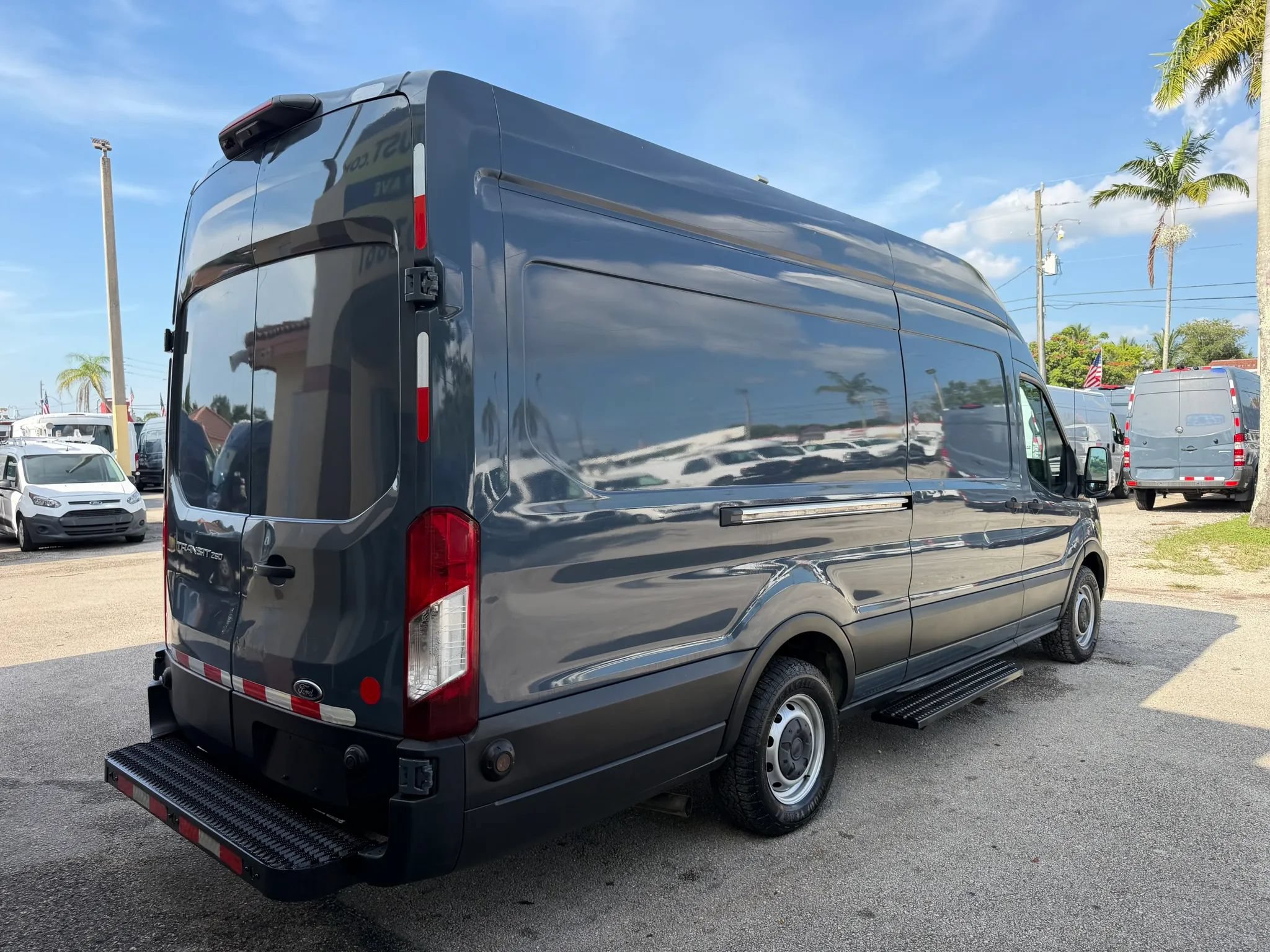 Used 2020 Ford Transit 250 148 High Roof Extended RWD image 6