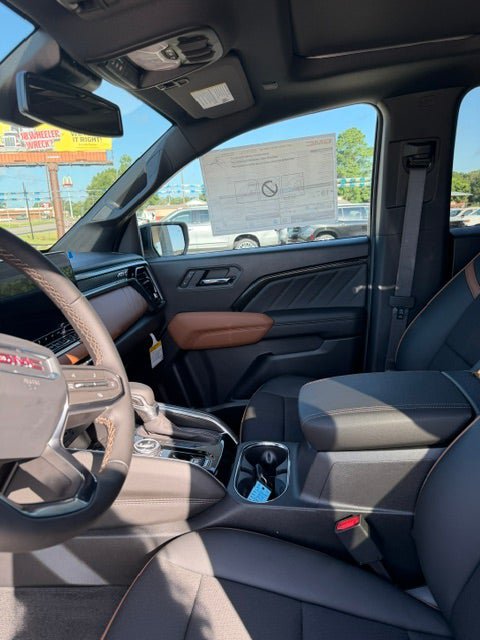 New 2026 GMC Canyon AT4 w/ Technology Plus Package AWD/4WD image 10