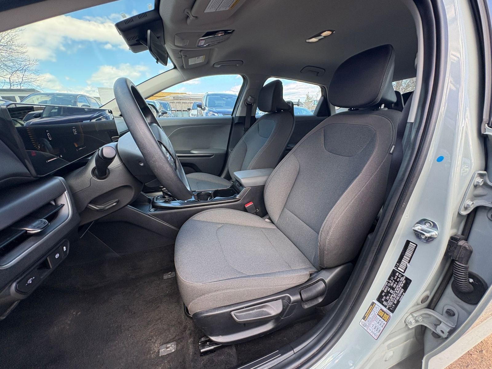 Used 2025 Kia K4 FWD image 24