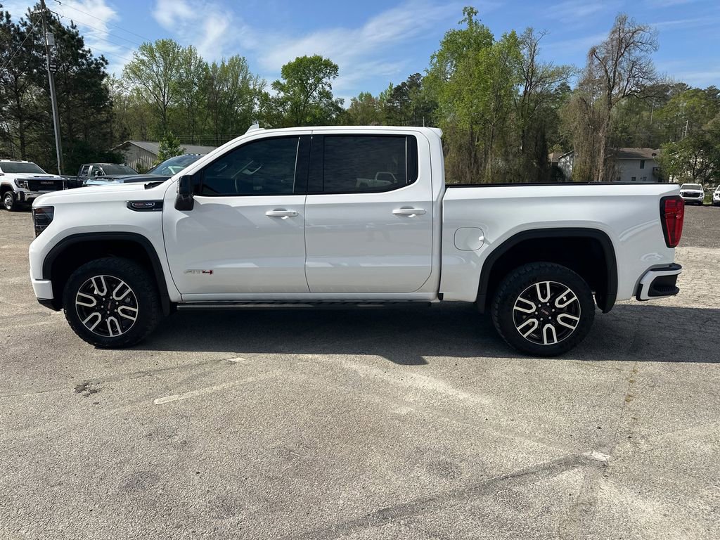 Used 2024 GMC Sierra 1500 AT4 w/ Technology Package image 9