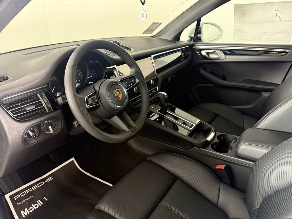 New 2026 Porsche Macan image 4