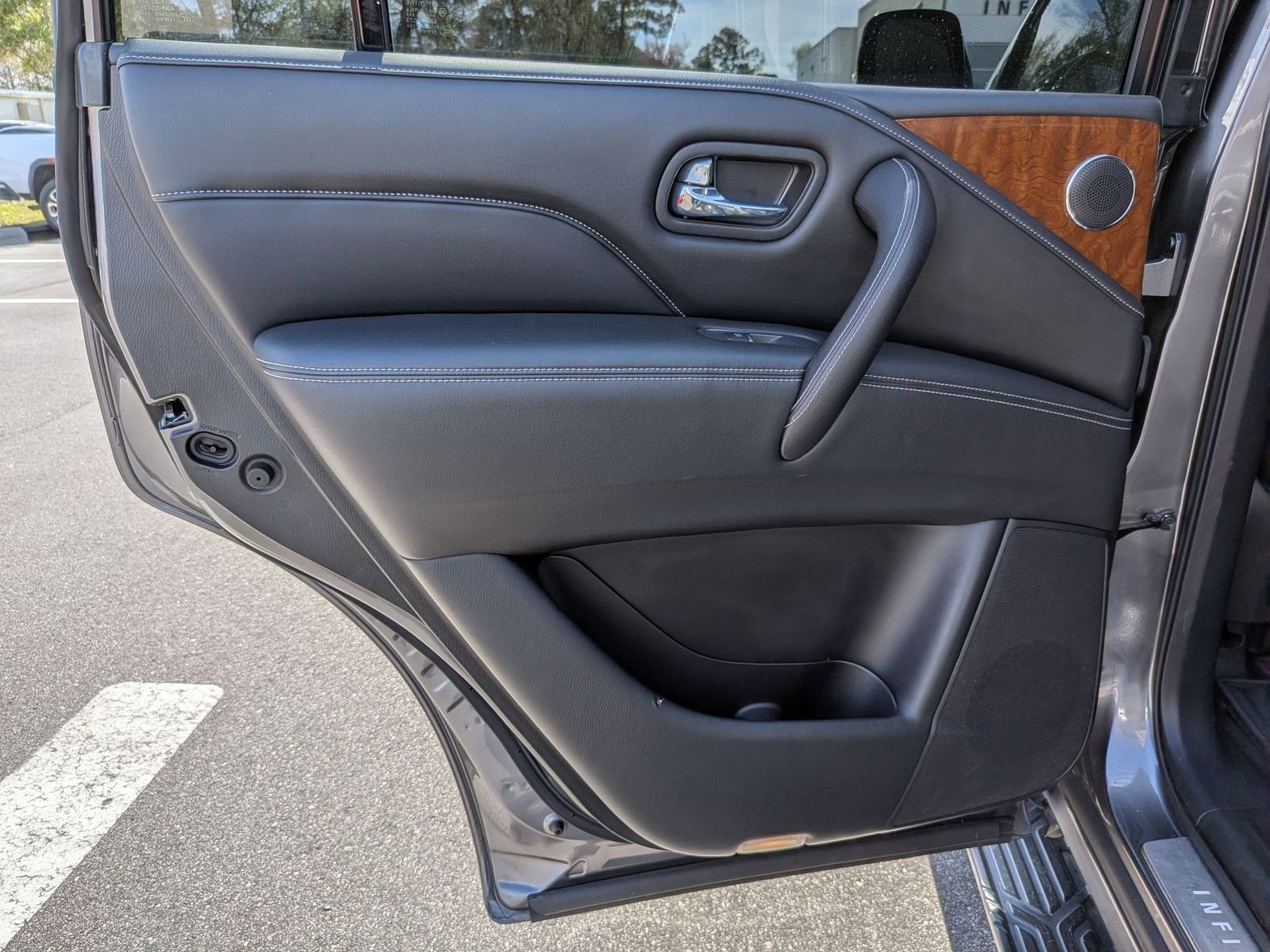 Used 2019 INFINITI QX80 Luxe w/ Proassist Package image 28