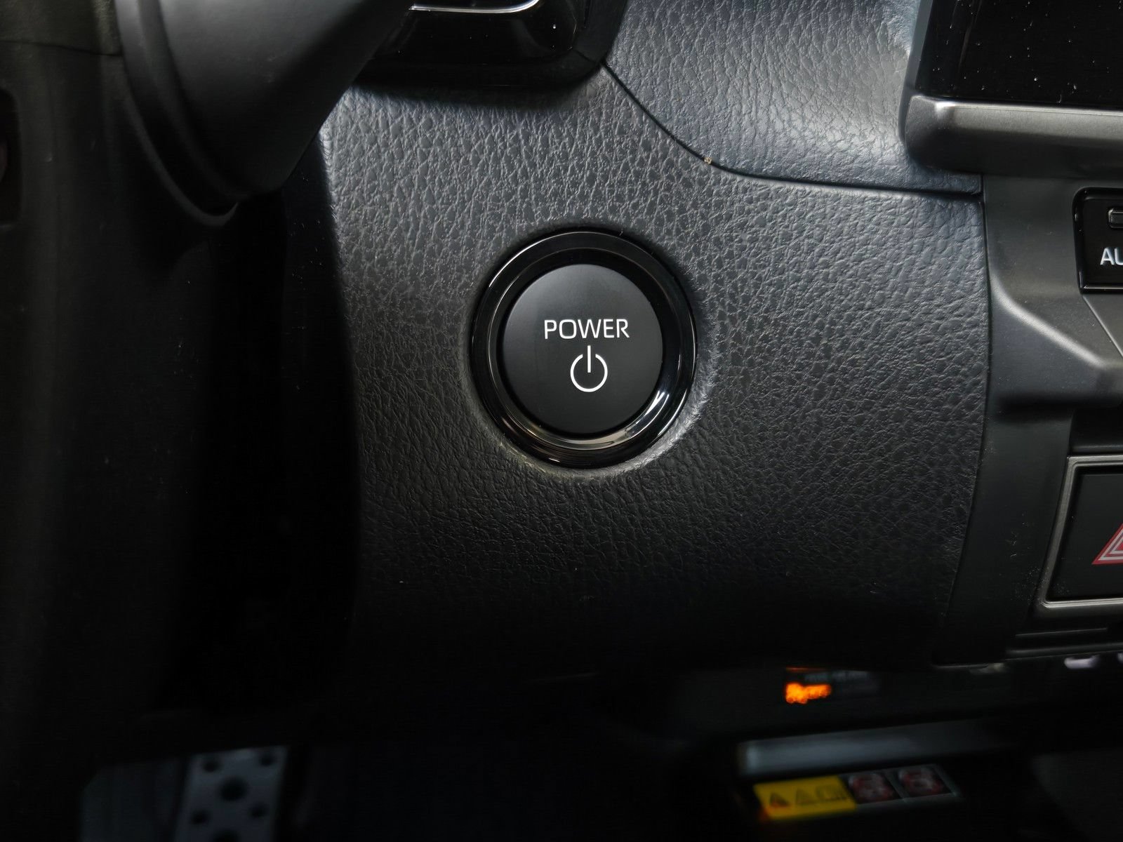 Used 2026 Toyota Camry Hybrid FWD image 18