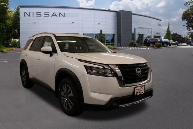 New 2025 Nissan Pathfinder SL image 1