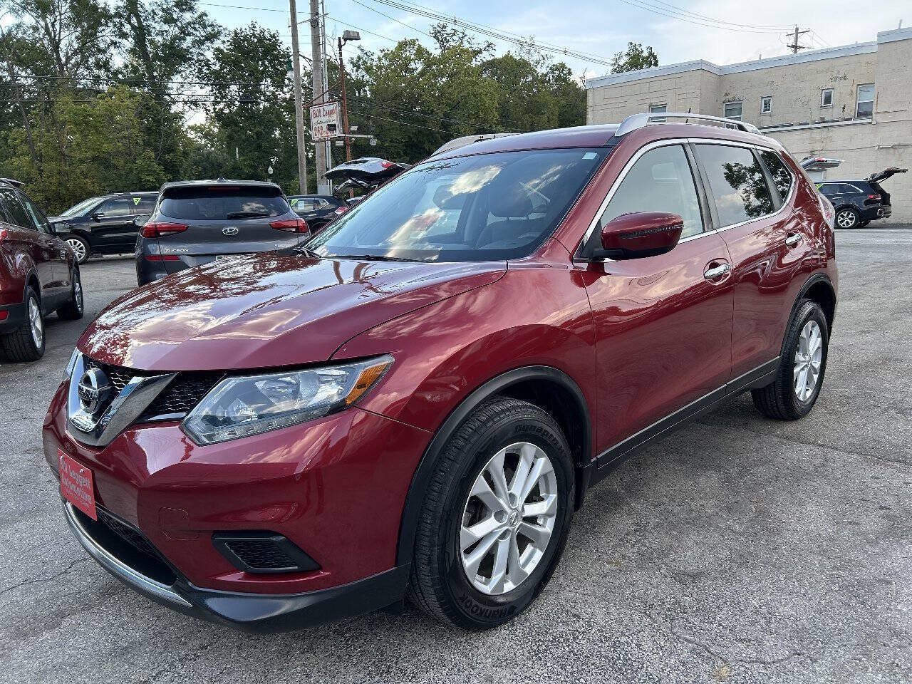 Used 2016 Nissan Rogue SV FWD image 2
