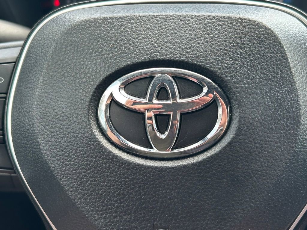 Used 2021 Toyota Corolla SE image 32