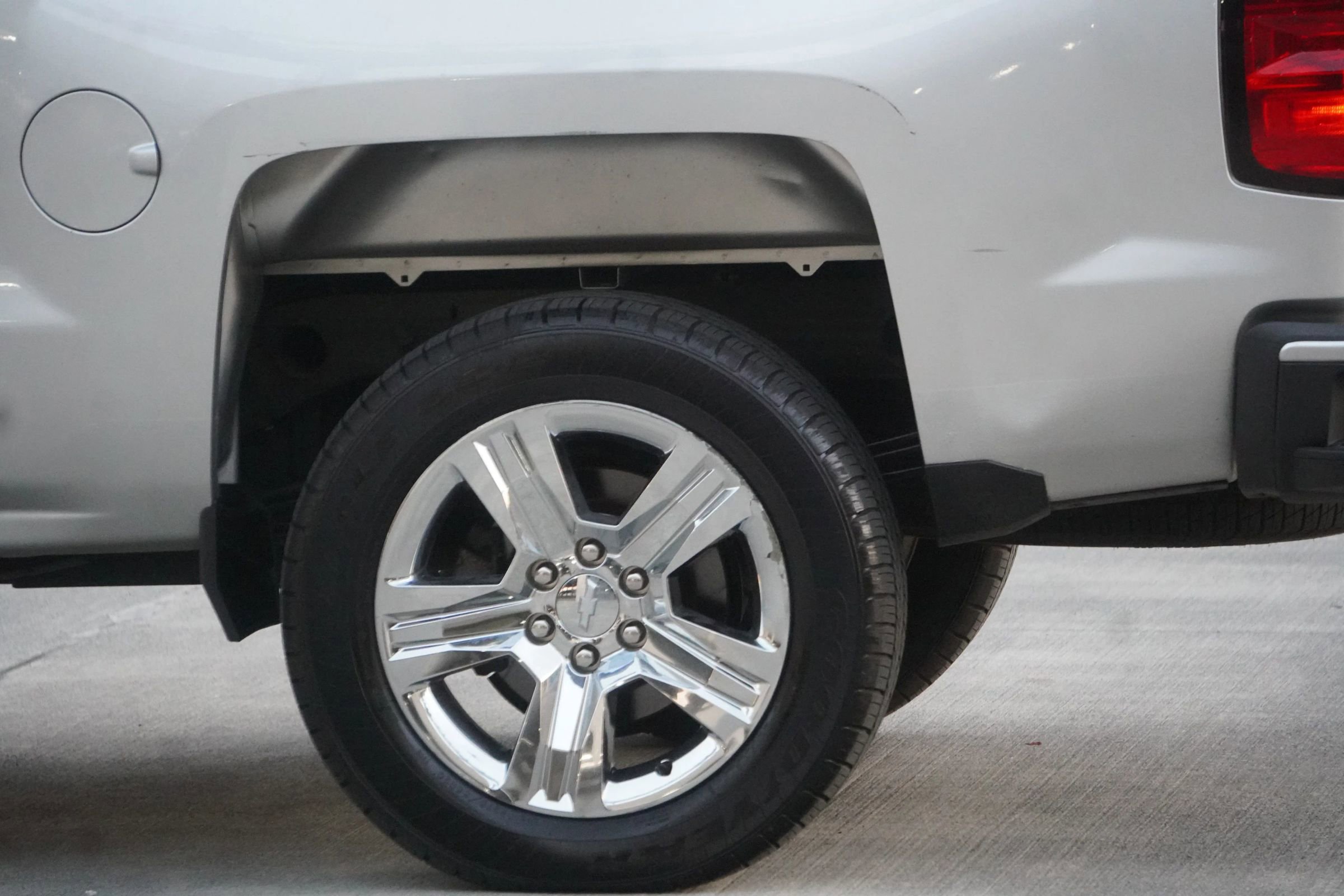 Used 2018 Chevrolet Silverado 1500 Custom w/ Custom Convenience Package AWD/4WD image 24