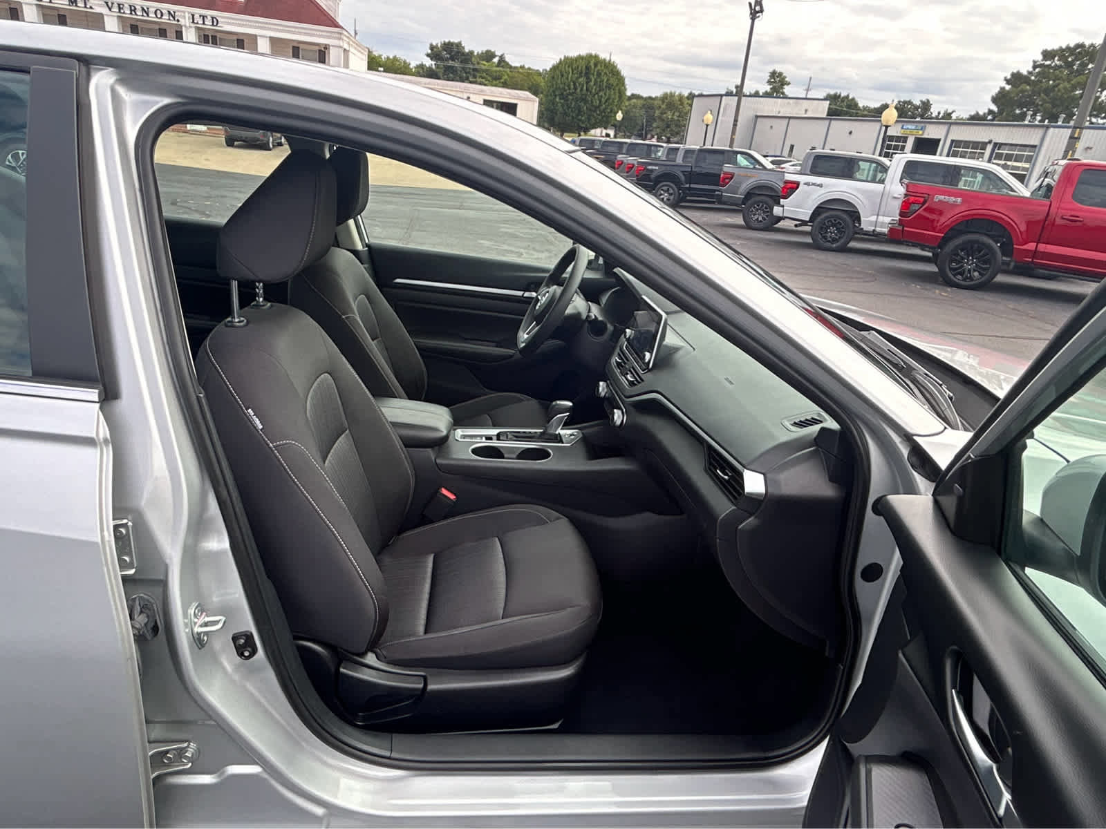 Used 2022 Nissan Altima 2.5 SV image 12