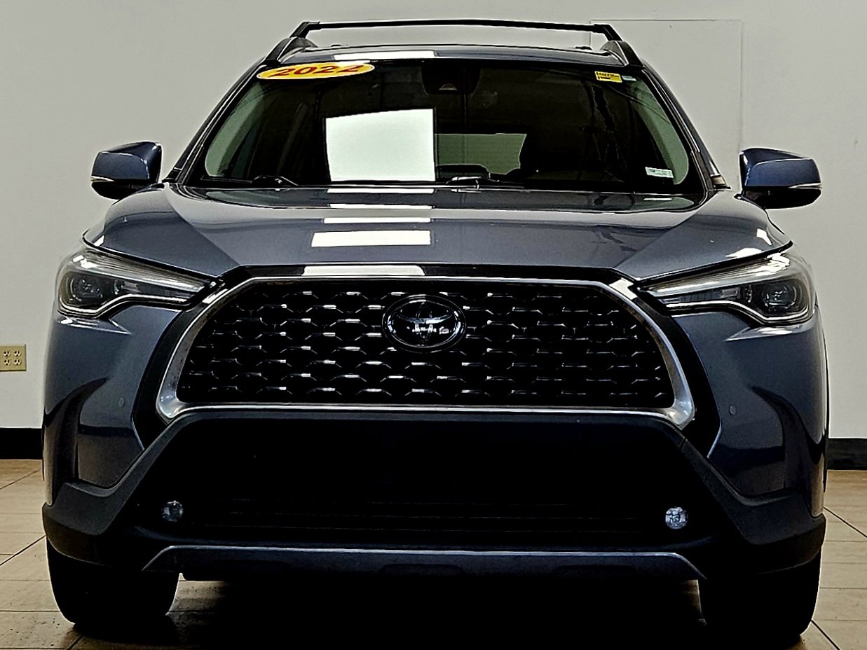 Used 2022 Toyota Corolla Cross XLE w/ Convenience Package image 6