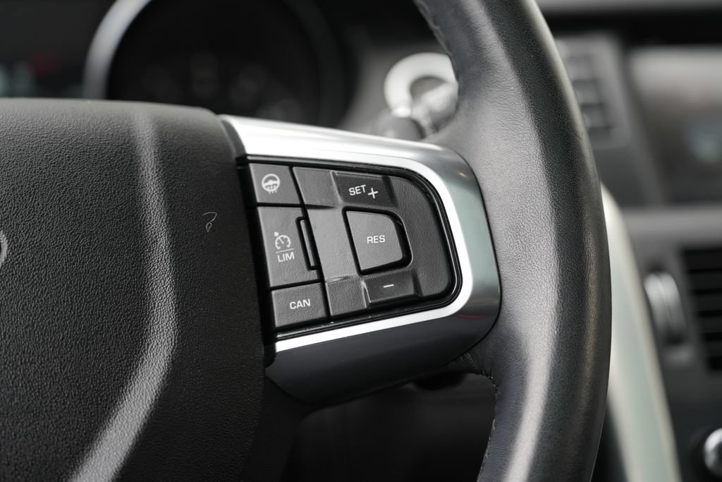 Used 2019 Land Rover Discovery Sport AWD/4WD image 50