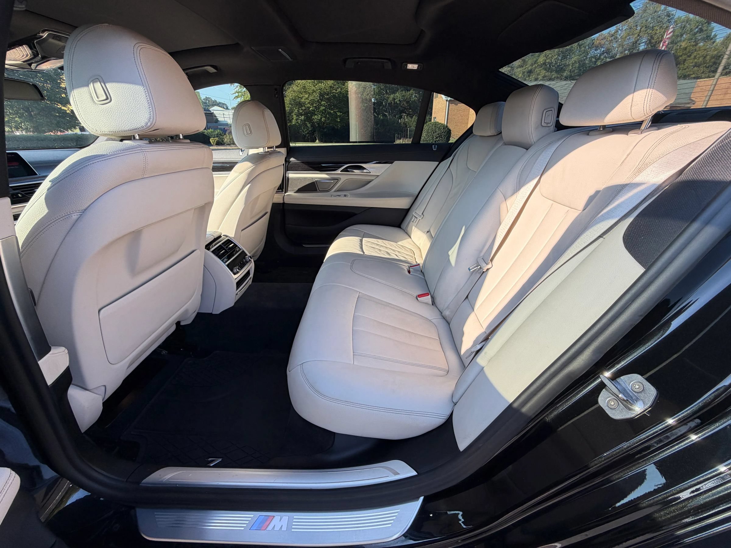 Used 2019 BMW 740i xDrive w/ M Sport Package AWD/4WD image 13