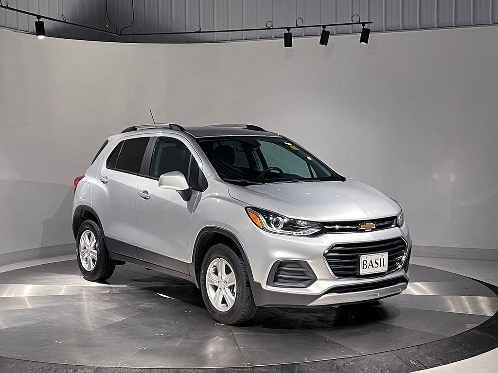 Used 2022 Chevrolet Trax LT w/ LT Convenience Package image 39