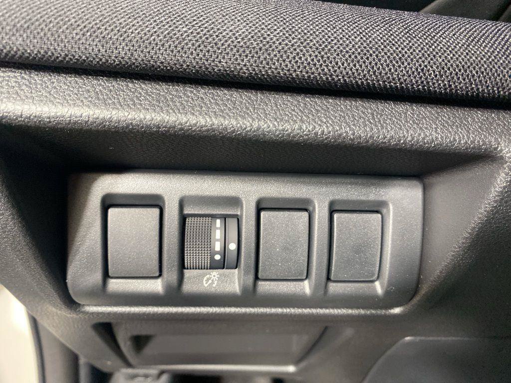 Used 2025 Subaru Outback Premium AWD/4WD image 21