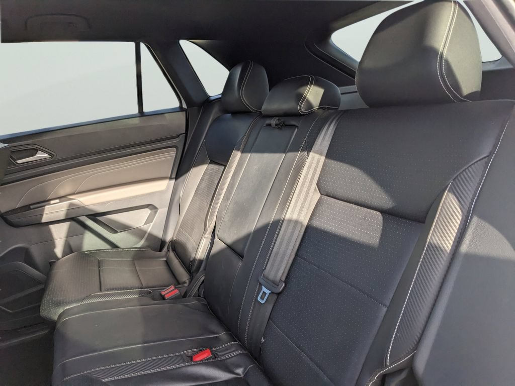 Certified 2023 Volkswagen Atlas Cross Sport SE w/ Panoramic Sunroof Package FWD image 16