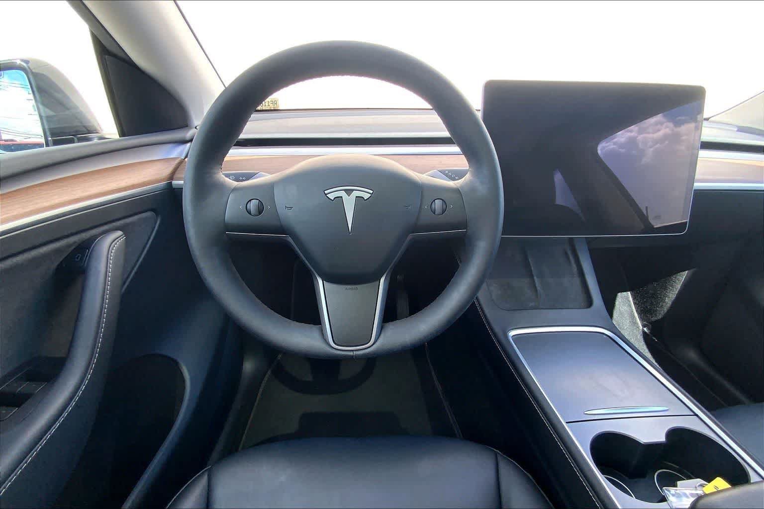 Used 2024 Tesla Model Y 2WD image 13