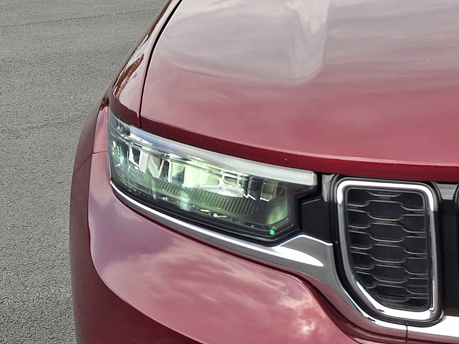 Used 2024 Jeep Grand Cherokee L Limited AWD/4WD image 9