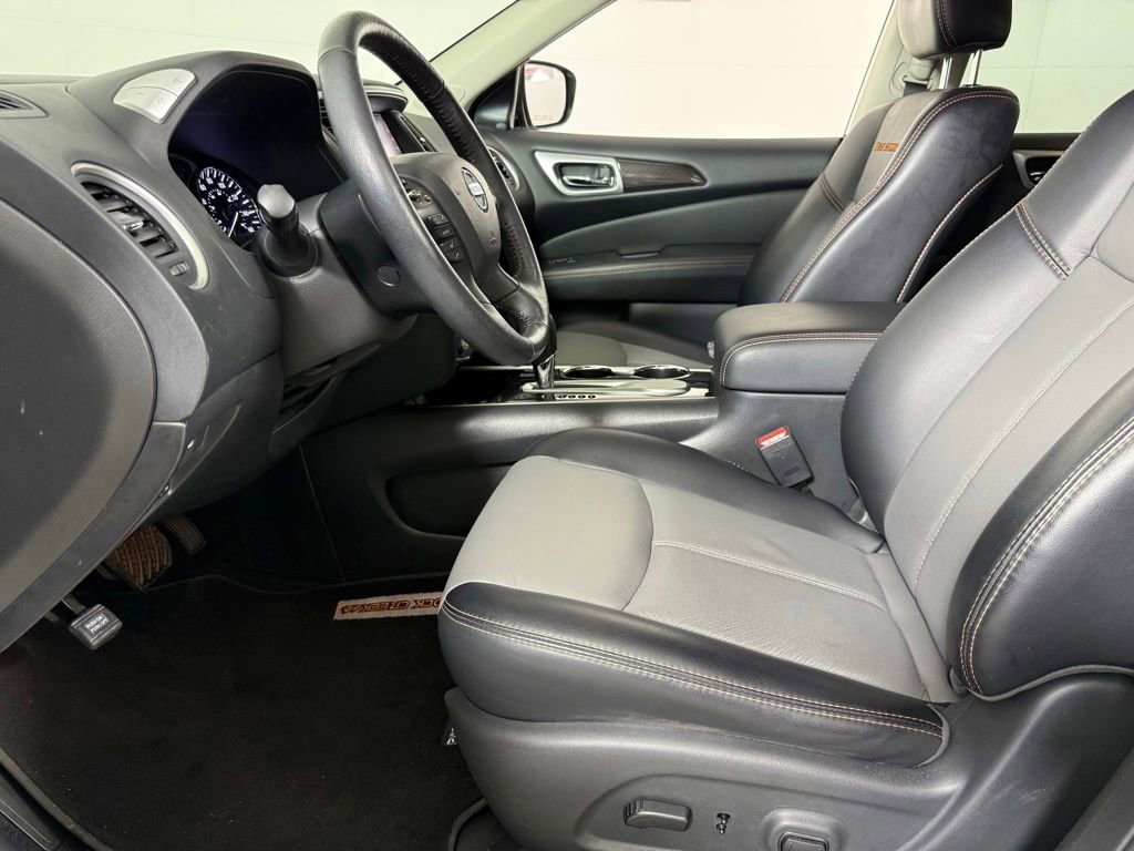 Used 2019 Nissan Pathfinder SL FWD image 6