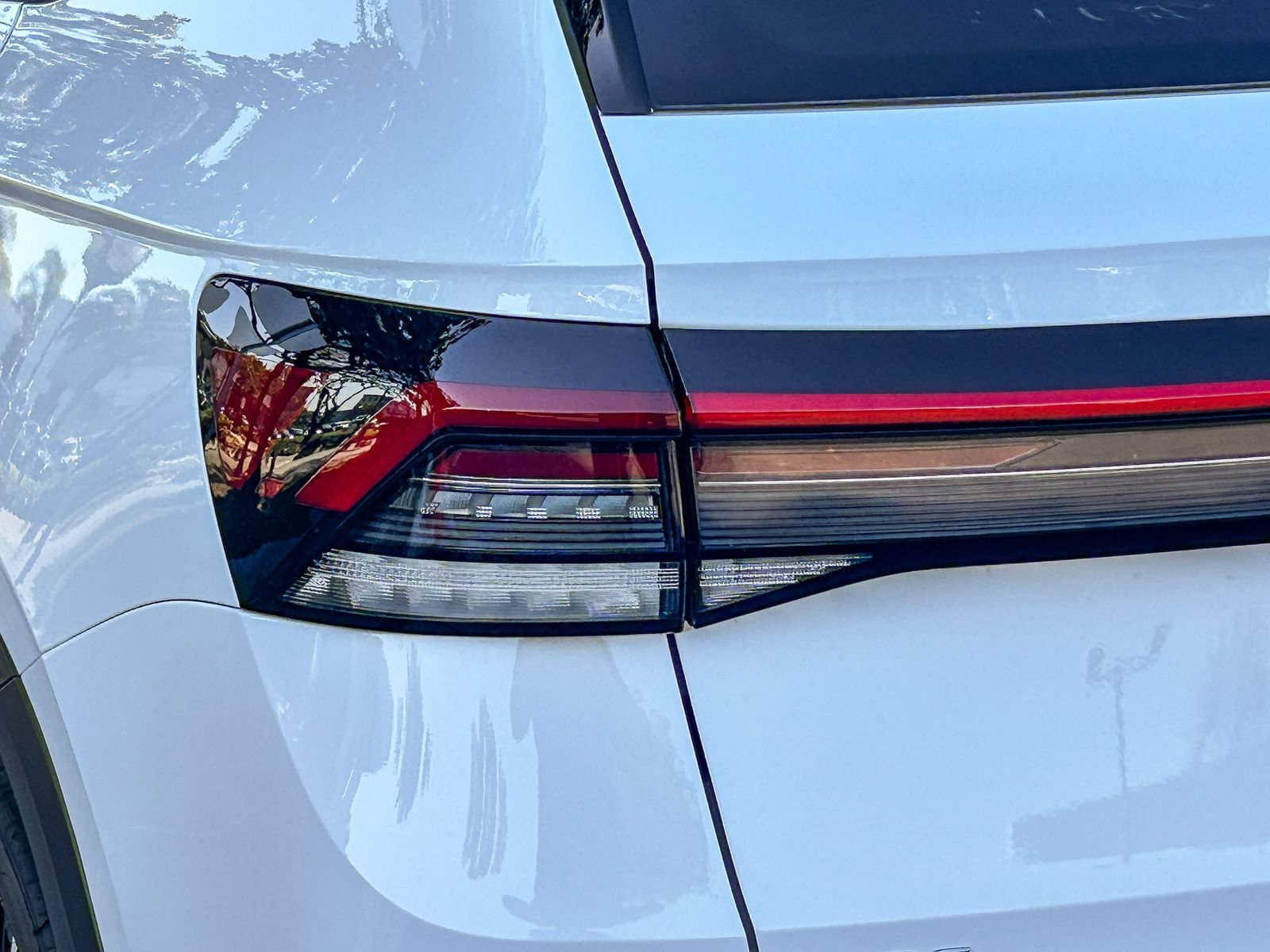New 2026 Volkswagen Taos SE FWD image 9