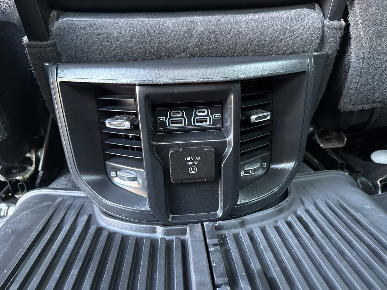 Used 2024 RAM 2500 Laramie w/ Night Edition image 37