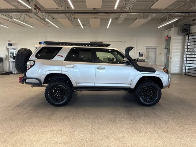Used 2019 Toyota 4Runner TRD Off-Road Premium AWD/4WD image 4