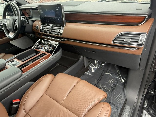 Used 2023 Lincoln Navigator Reserve AWD/4WD image 21