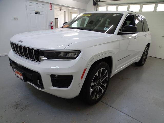 Certified 2023 Jeep Grand Cherokee Overland AWD/4WD image 19