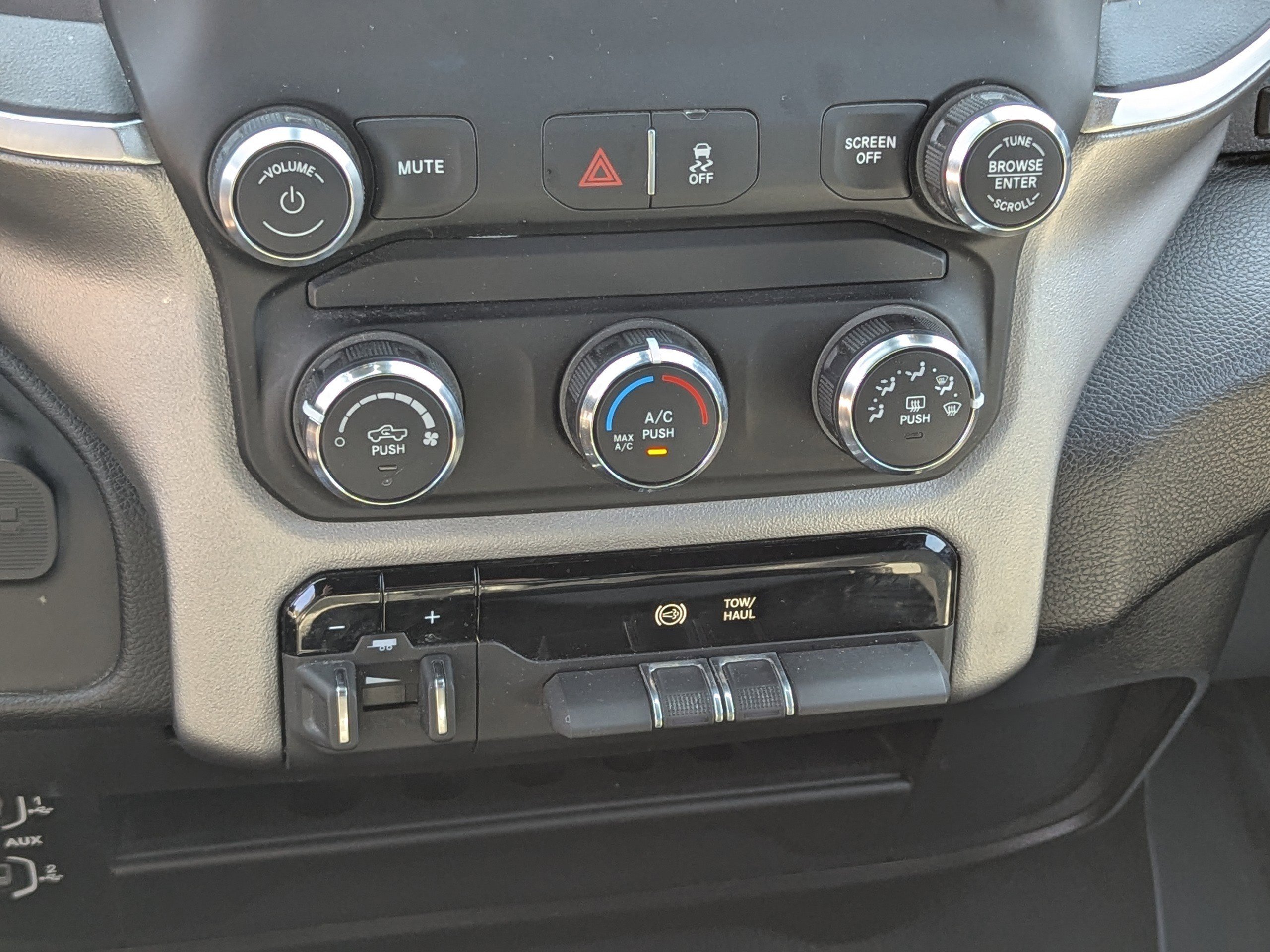 Used 2024 RAM 2500 Big Horn image 21