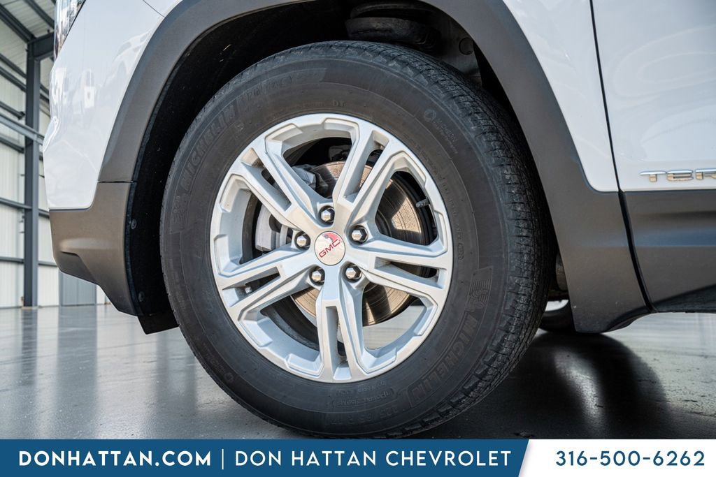 Used 2024 GMC Terrain SLE image 35