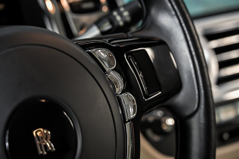 Used 2015 Rolls-Royce Wraith RWD image 23
