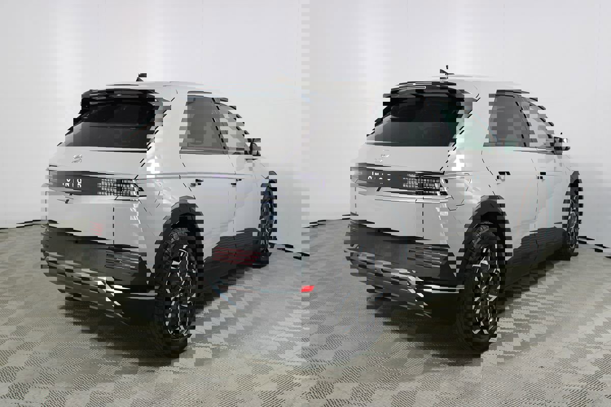 Used 2024 Hyundai Ioniq 5 SEL image 31