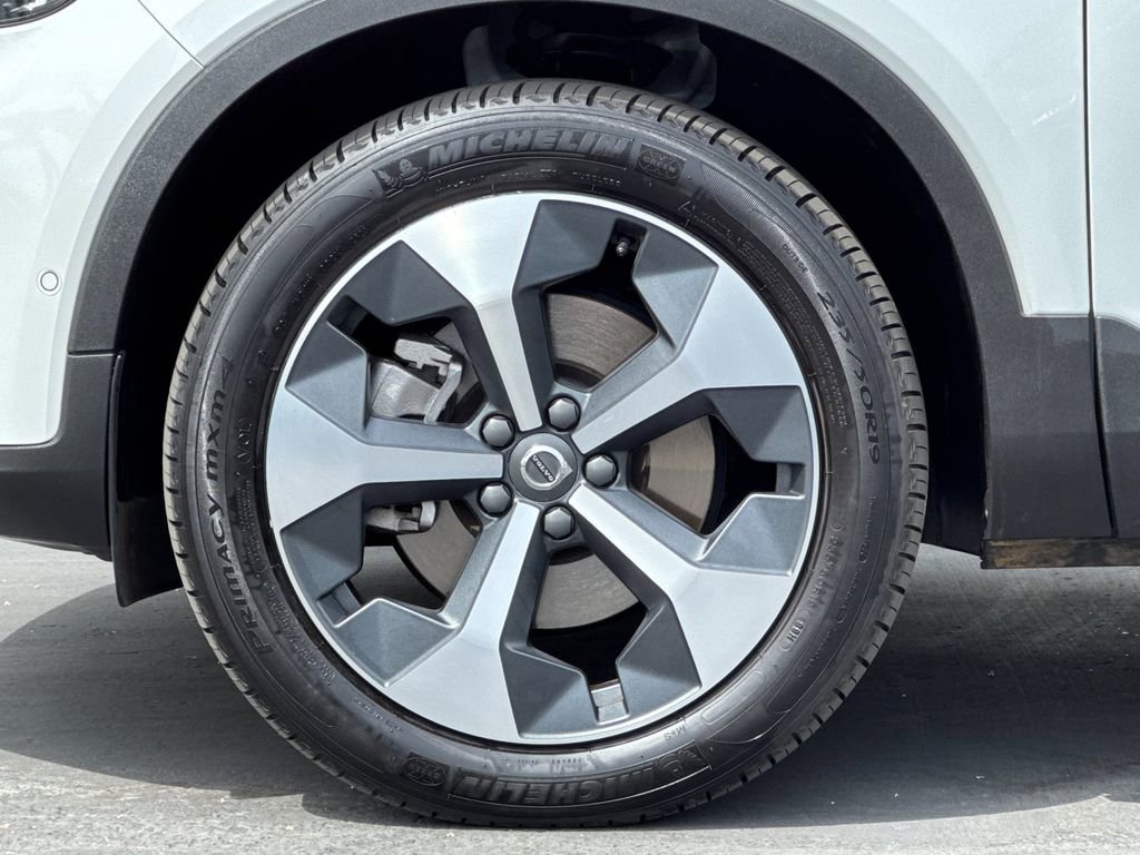 Certified 2023 Volvo XC40 B5 Ultimate image 25