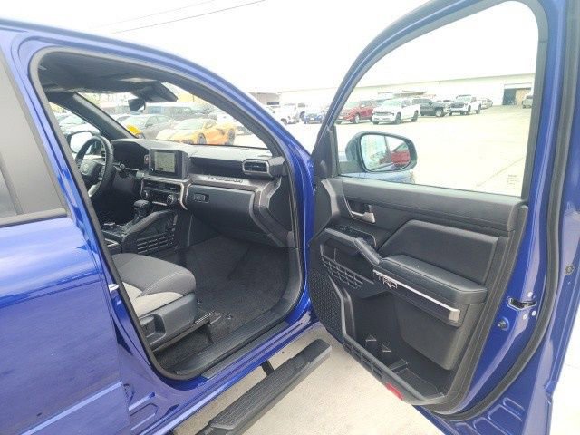 Used 2025 Toyota Tacoma TRD Off-Road image 63