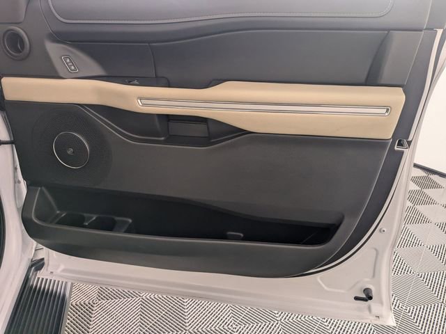 Used 2024 Ford Expedition Limited image 38