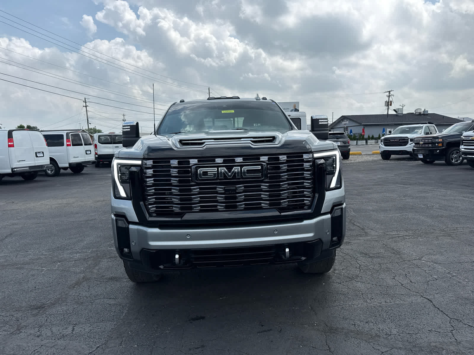 Certified 2025 GMC Sierra 3500 Denali Ultimate AWD/4WD image 8