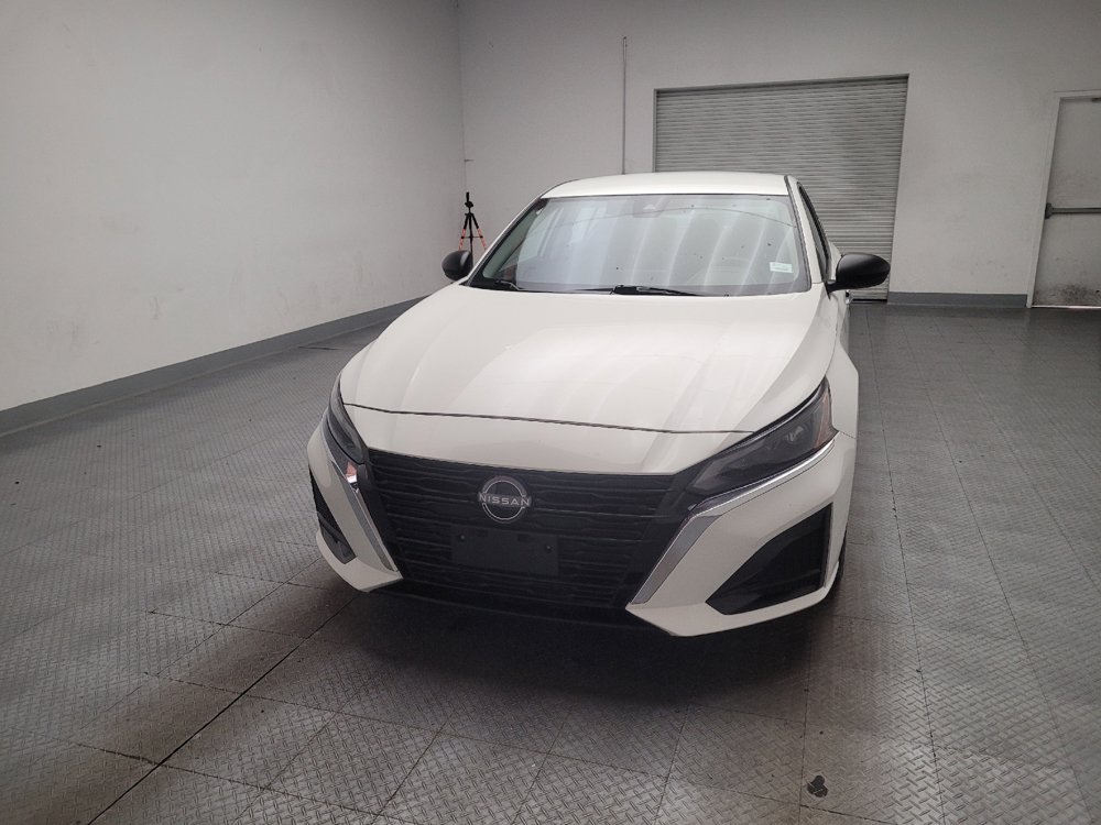 Used 2025 Nissan Altima 2.5 SV FWD image 15