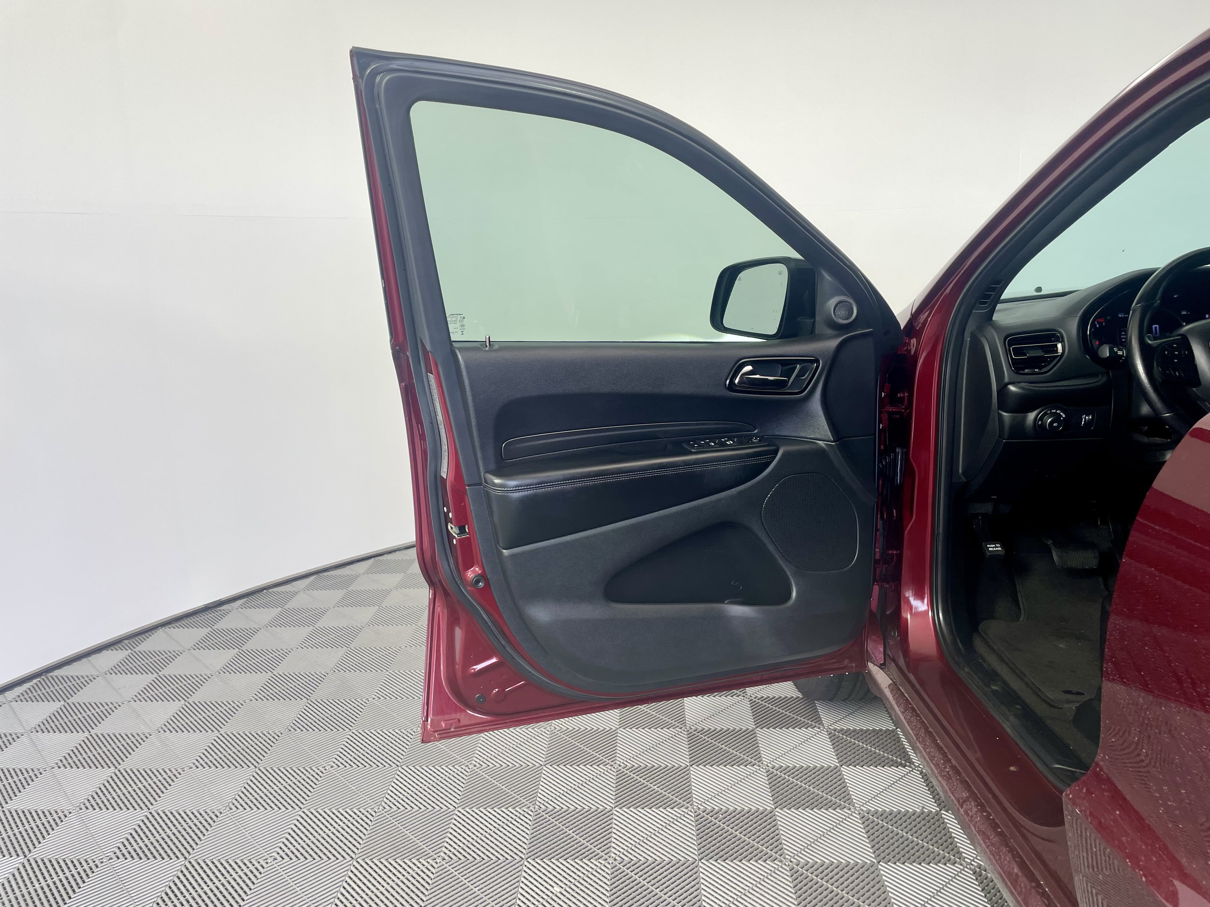 Used 2022 Dodge Durango GT w/ Blacktop Package RWD image 10