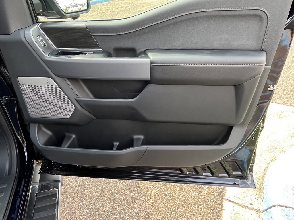 New 2025 Ford F150 Lariat w/ Equipment Group 502A High image 21