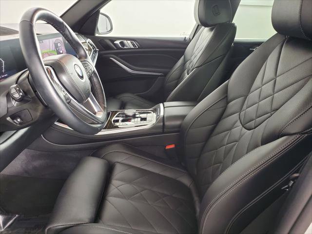 Used 2025 BMW X5 xDrive40i w/ Parking Assistance Package AWD/4WD image 30