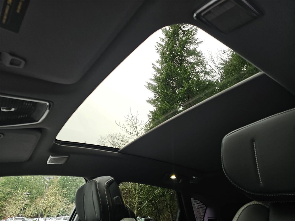 New 2026 Cadillac Optiq Sport 1 image 25