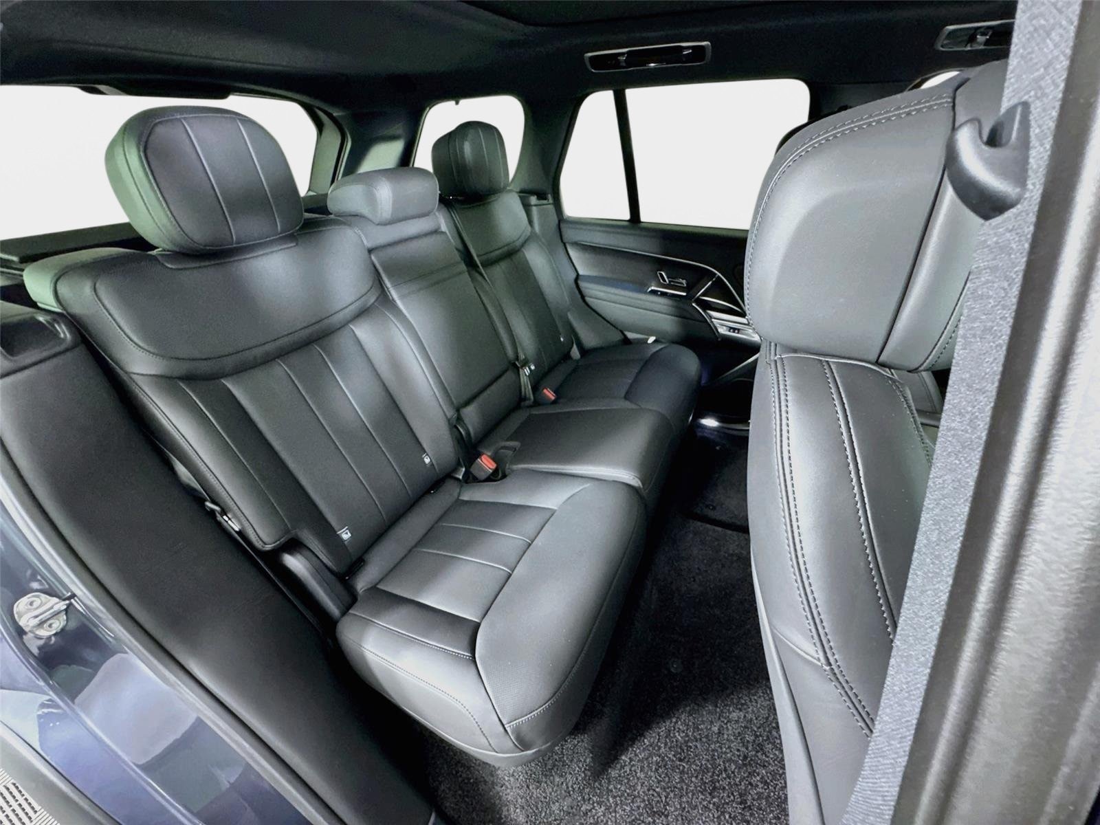 Used 2026 Land Rover Range Rover SE AWD/4WD image 29