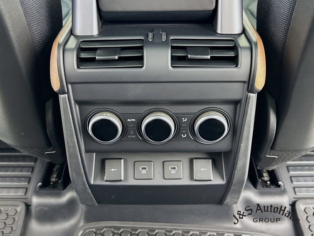 Used 2022 Land Rover Defender 110 X image 32