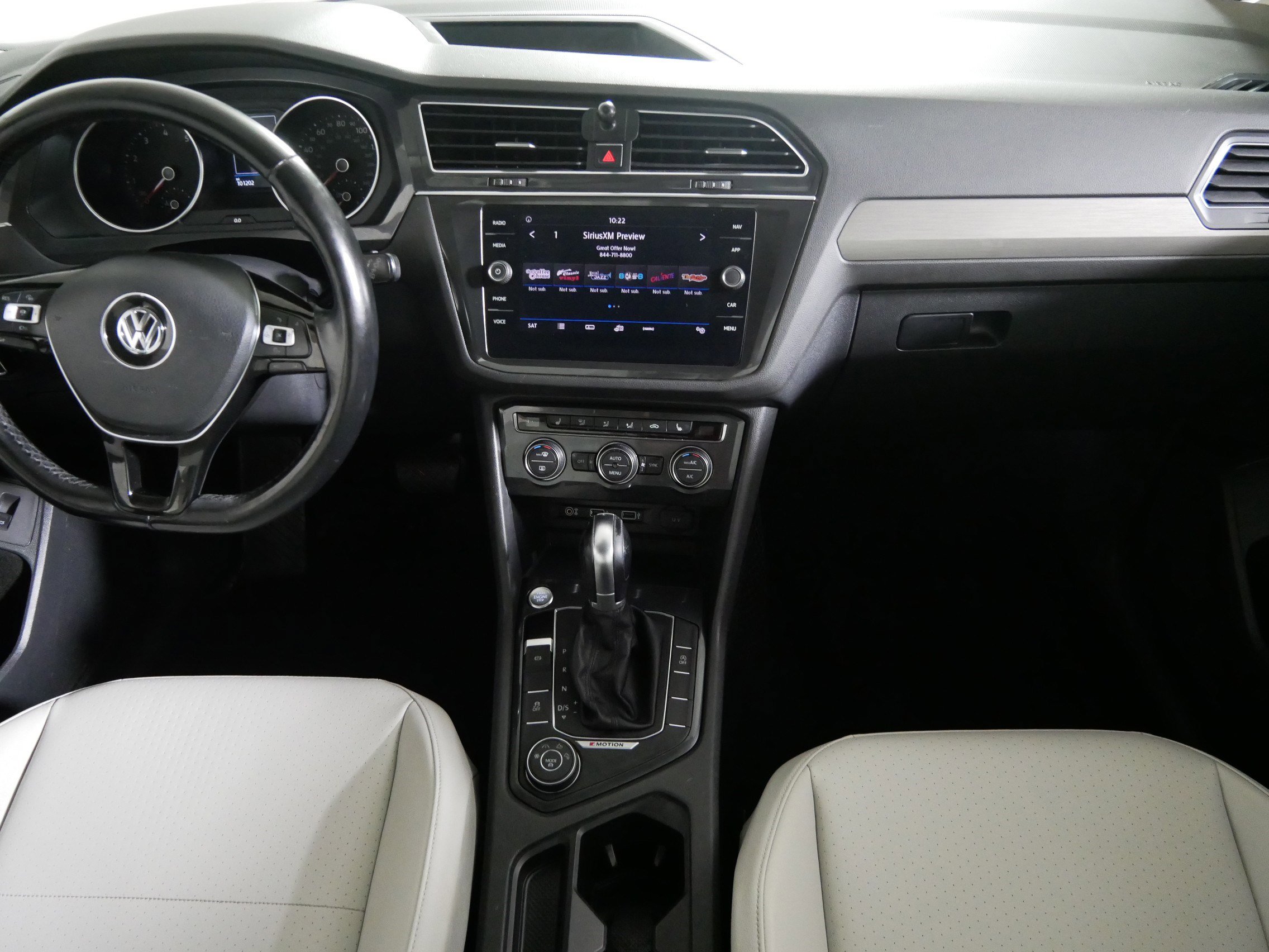 Used 2018 Volkswagen Tiguan SEL image 10