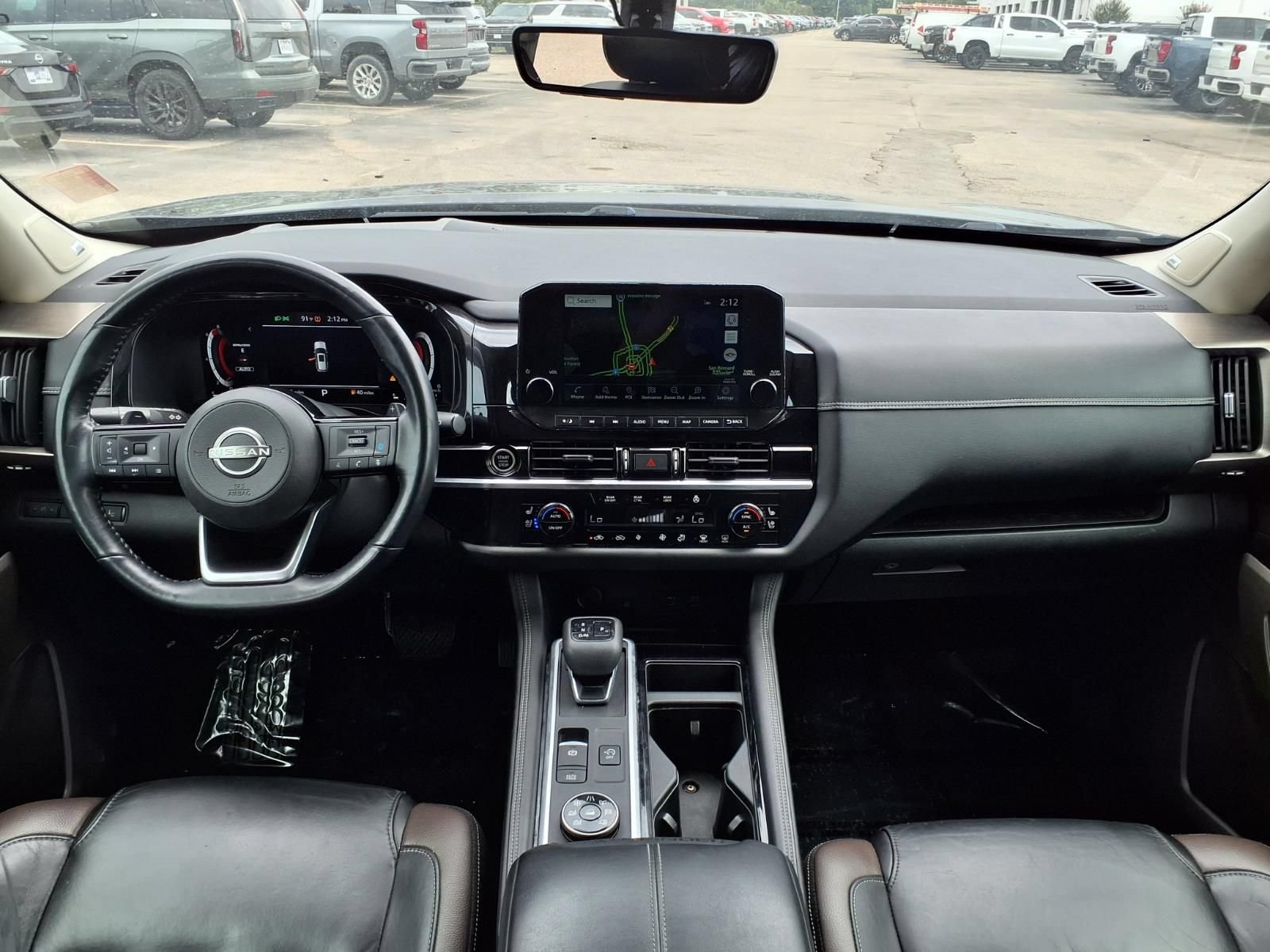 Used 2023 Nissan Pathfinder Platinum AWD/4WD image 3
