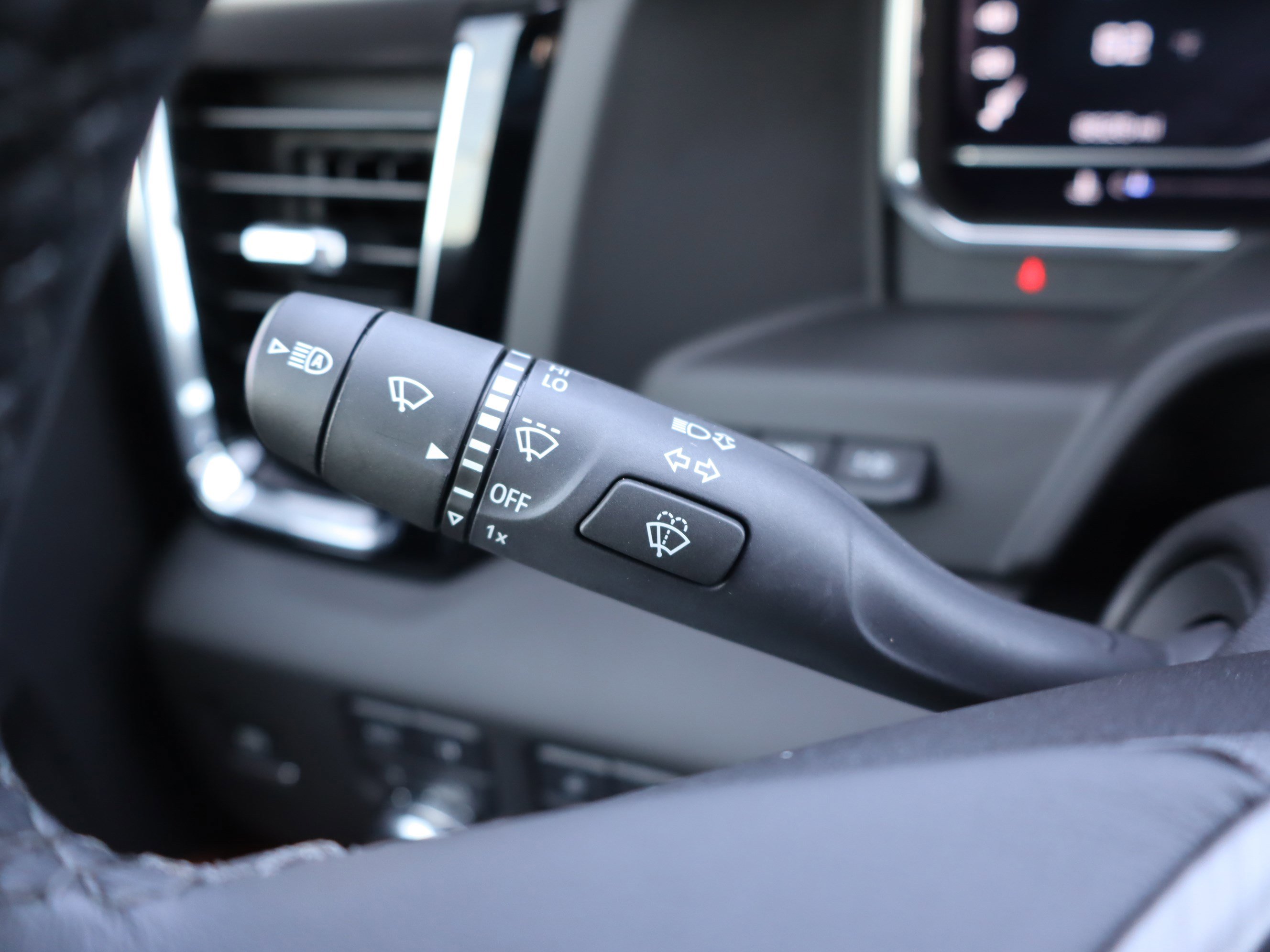 Used 2025 GMC Sierra 2500 Denali Ultimate w/ Max Trailering Package image 28