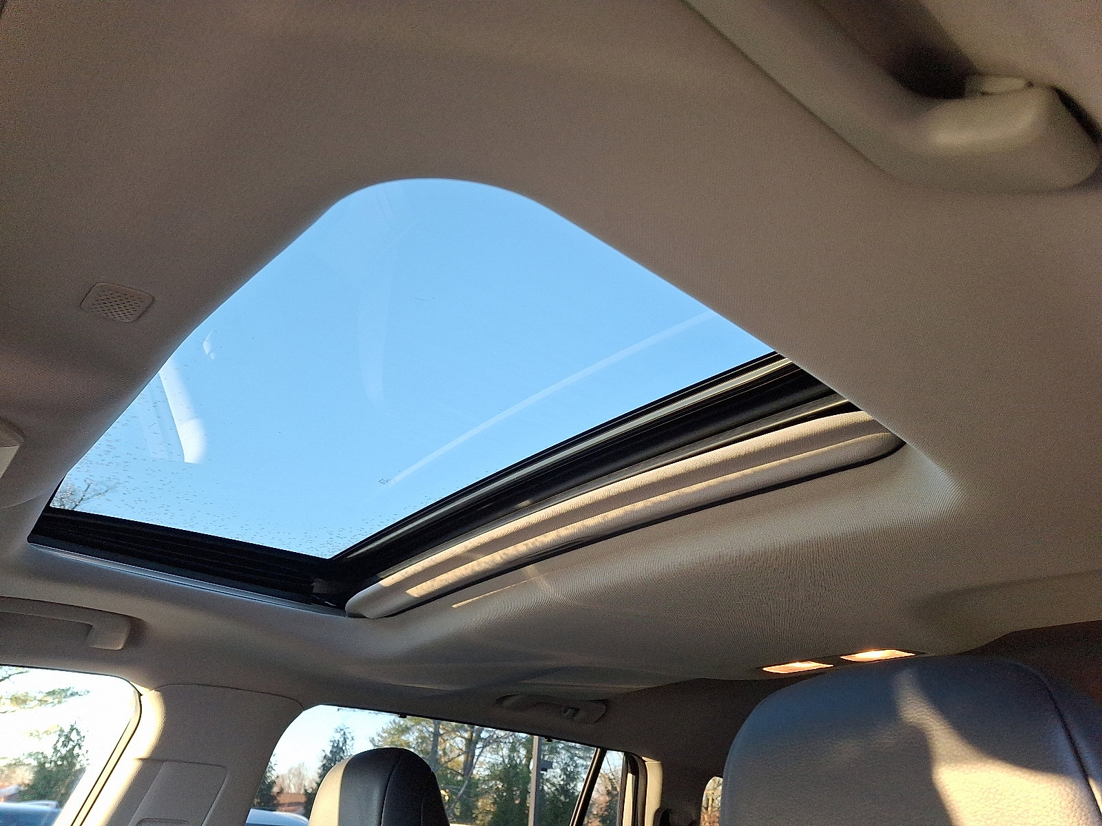 Used 2020 Toyota Highlander XLE image 21