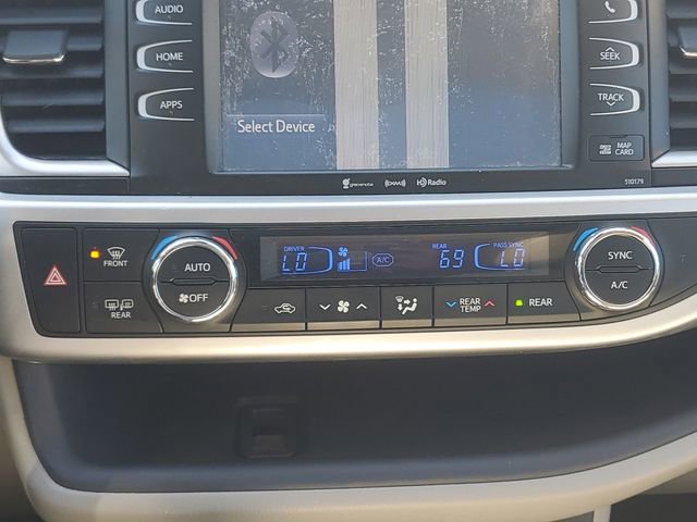 Used 2018 Toyota Highlander XLE image 32