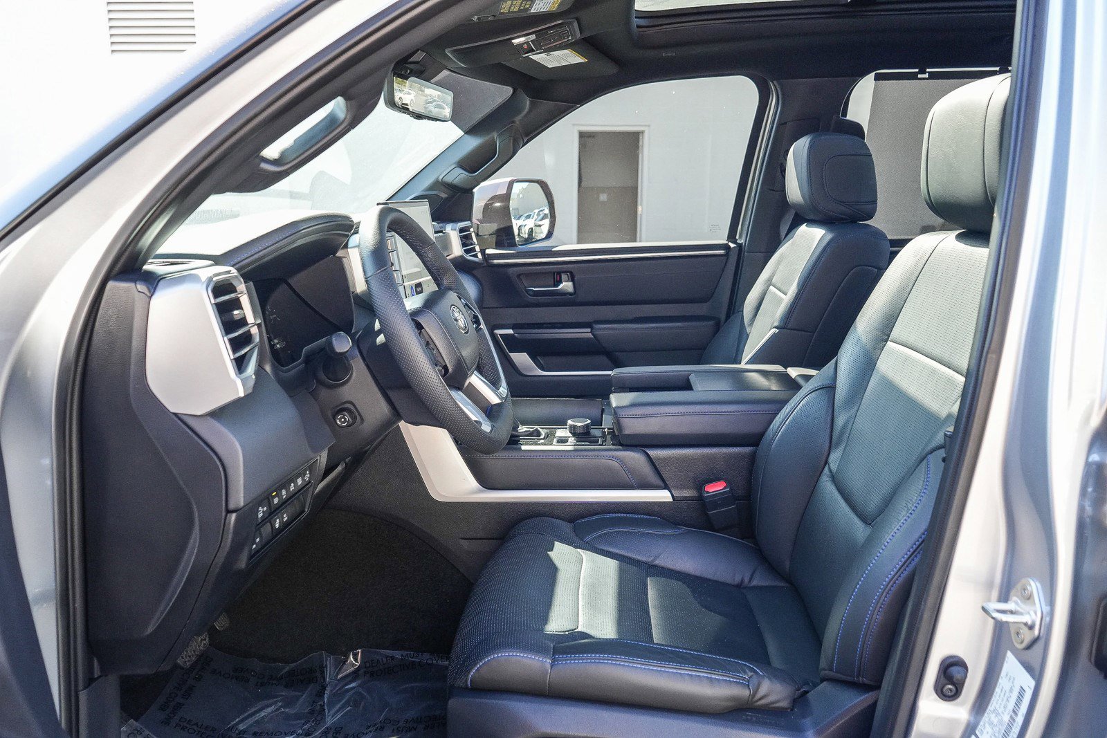 Used 2025 Toyota Tundra Platinum AWD/4WD image 17