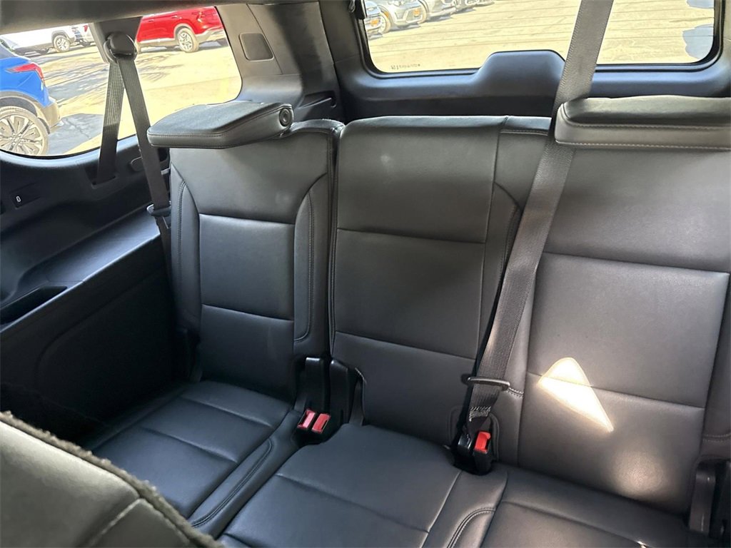 Used 2024 Chevrolet Suburban LT image 33